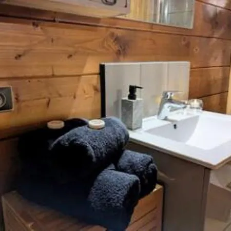 Romantique Avec Piscine Lägenhet Monthion